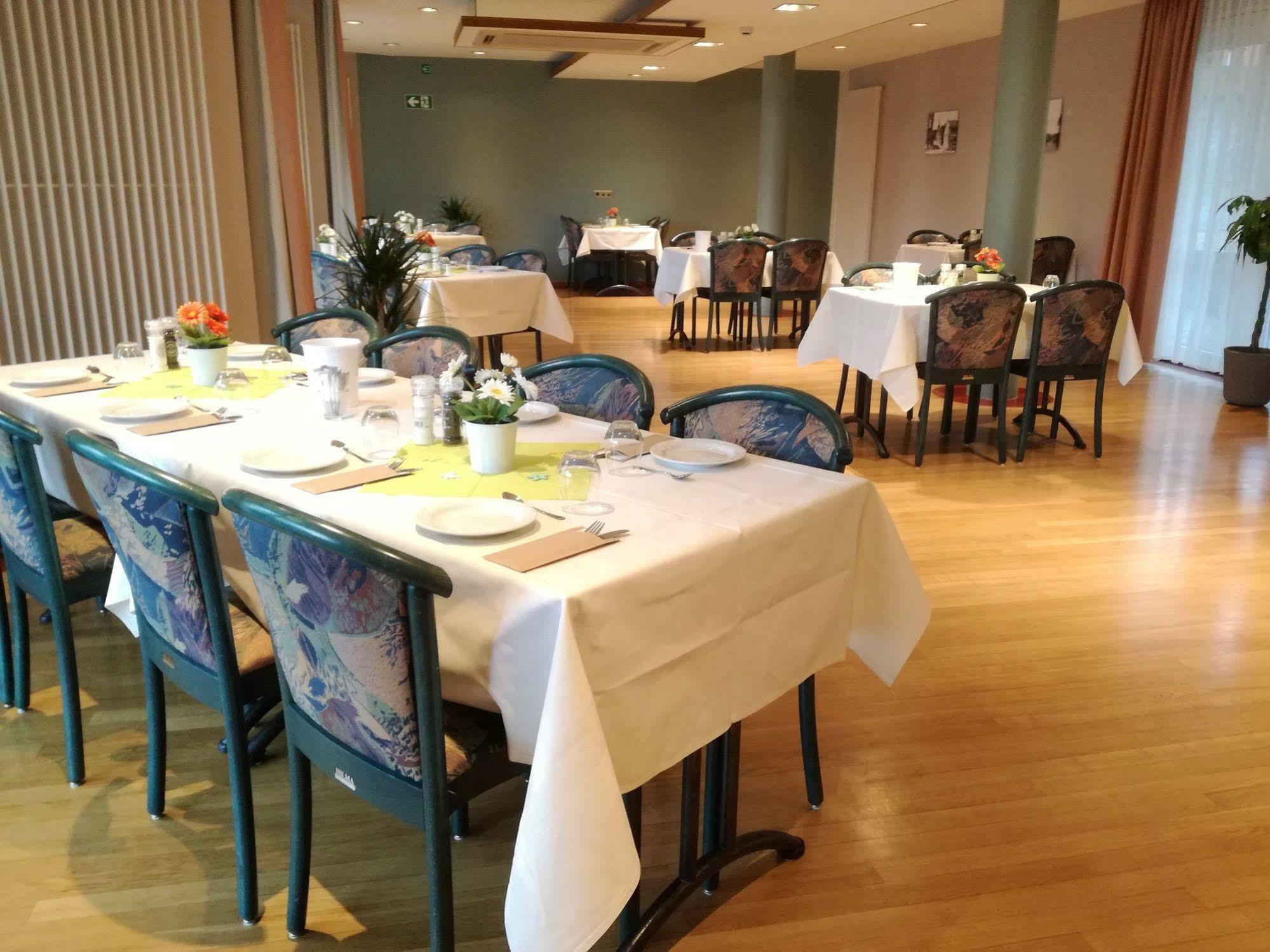 Park Hotel Kelmis Екстер'єр фото