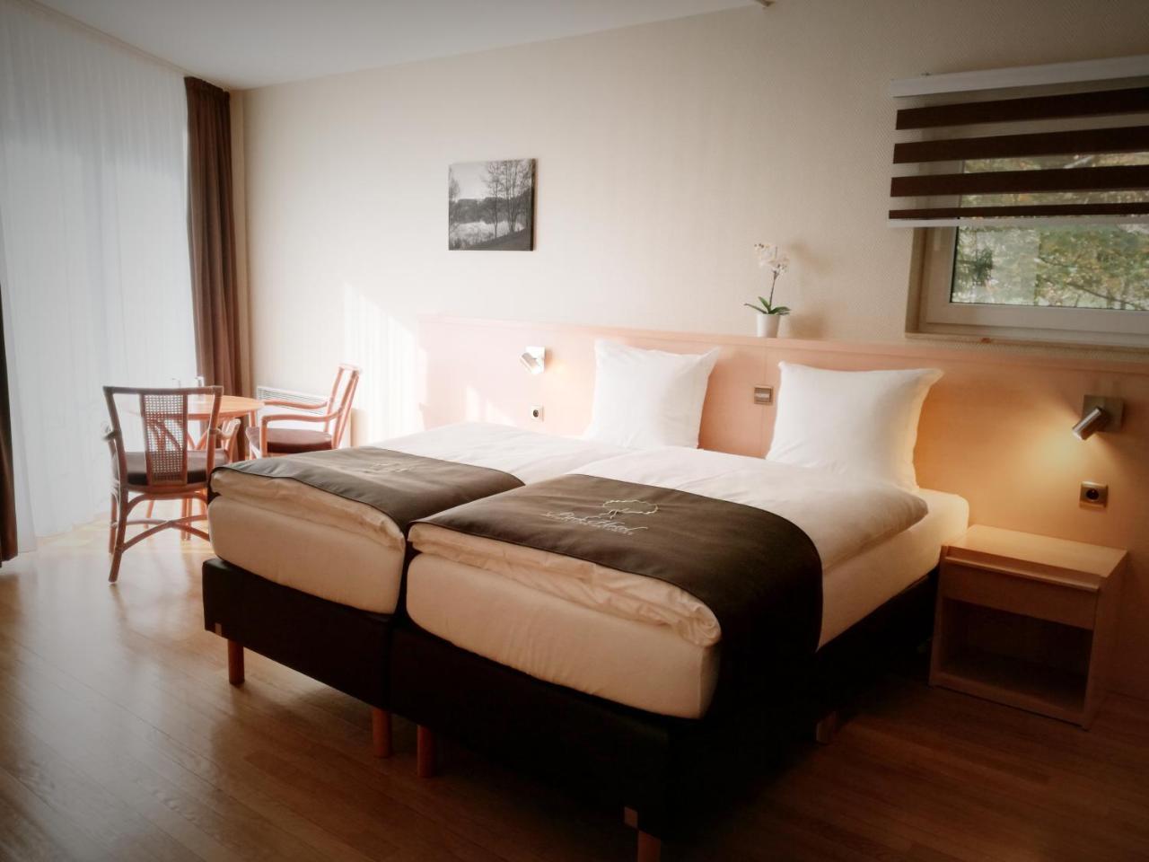 Park Hotel Kelmis Екстер'єр фото